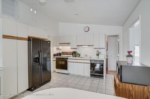 18 Commodore Dr, Brick, NJ 08723 photo 13