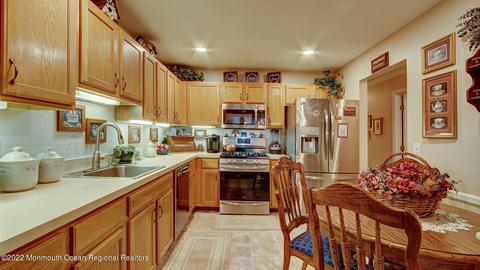 450 Deuce Dr, Wall, NJ 07719 photo 18