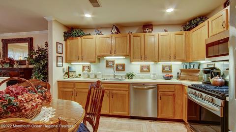 450 Deuce Dr, Wall, NJ 07719 photo 17