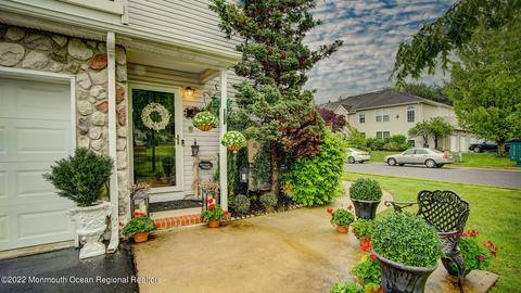 450 Deuce Dr, Wall, NJ 07719 photo 1