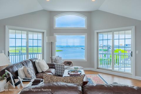 326 Ormond Dr, Lavallette, NJ 08735 photo 1