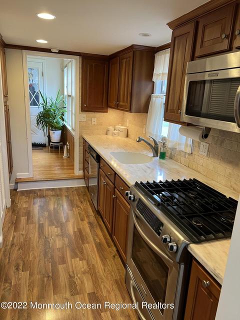 30 Lakeside Dr, Matawan, NJ 07747 photo 4