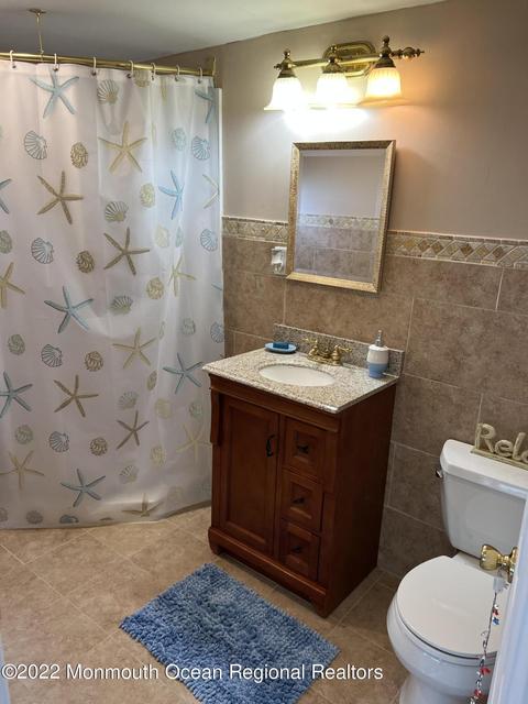 30 Lakeside Dr, Matawan, NJ 07747 photo 11