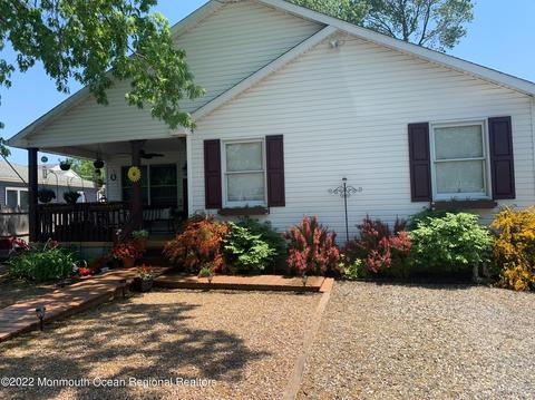 29 Spark Dr E, Brick, NJ 08723 photo 2