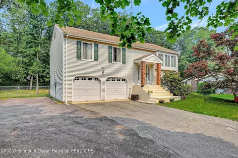 472 Brewers Bridge Rd, Jackson, NJ 08527