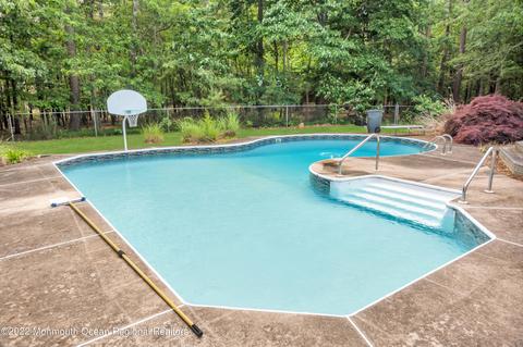 13 Renee Ct, Forked River, NJ 08731 photo 2