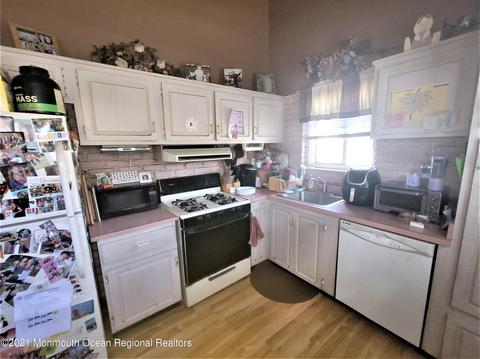 3 Bailey Pl, Sewaren, NJ 07077 photo 13
