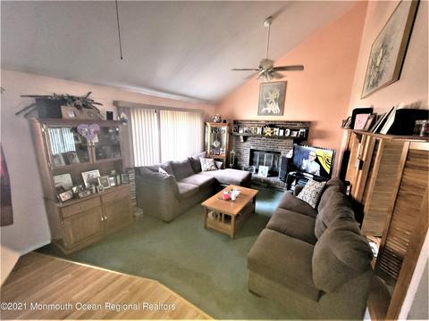 3 Bailey Pl, Sewaren, NJ 07077 photo 11