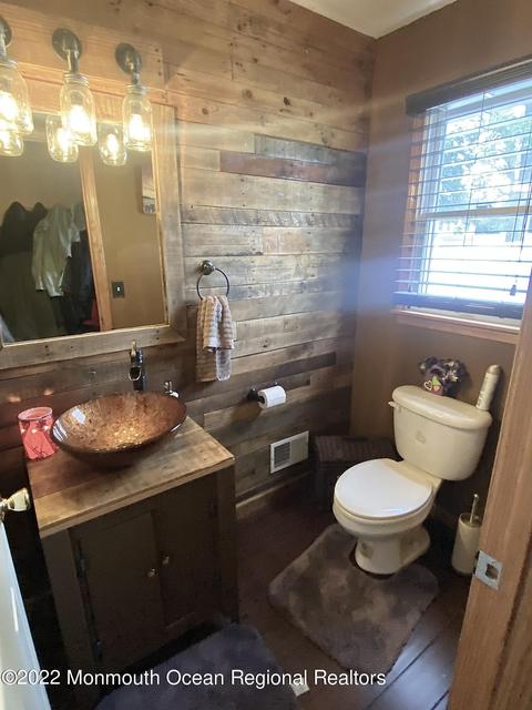 527 Vaughn Ave, Forked River, NJ 08731 photo 6