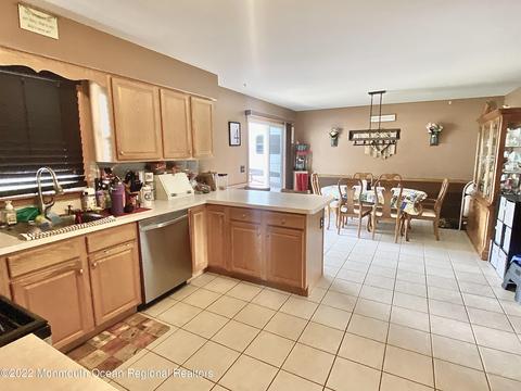 527 Vaughn Ave, Forked River, NJ 08731 photo 4