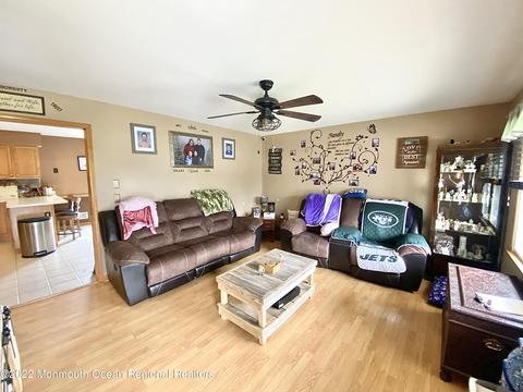 527 Vaughn Ave, Forked River, NJ 08731 photo 2
