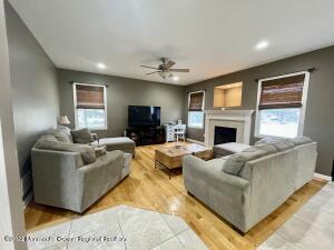 902 Avon Rd, Pine Beach, NJ 08741 photo 5