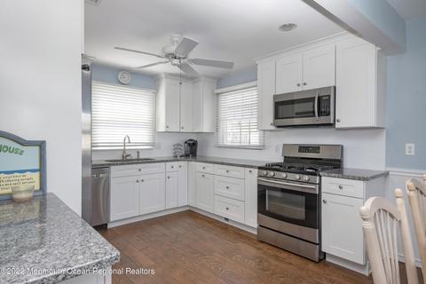 300 Ormond Dr, Lavallette, NJ 08735 photo 5