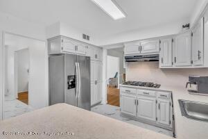 47 Devonshire Ct, Middletown, NJ 07748 photo 15