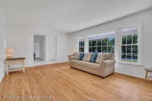 47 Devonshire Ct, Middletown, NJ 07748 photo 6