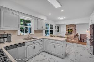 47 Devonshire Ct, Middletown, NJ 07748 photo 12