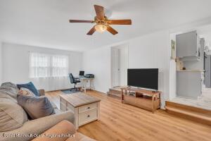 47 Devonshire Ct, Middletown, NJ 07748 photo 18
