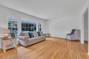 47 Devonshire Ct, Middletown, NJ 07748 photo 8