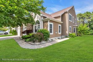 61 Strathmere St, Waretown, NJ 08758 photo 1