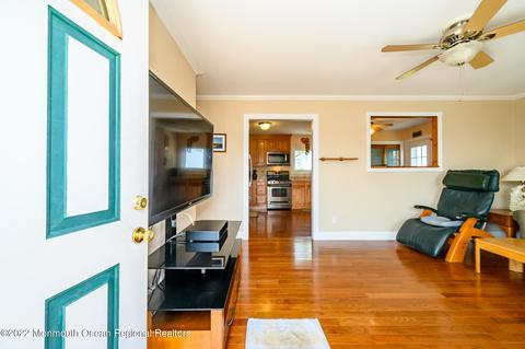 124 E Granada Dr, Brick, NJ 08723 photo 3