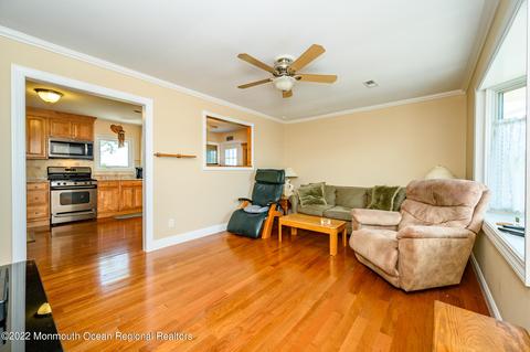 124 E Granada Dr, Brick, NJ 08723 photo 4