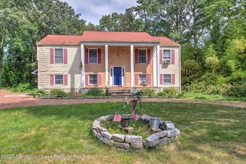 21 Main St, Waretown, NJ 08758