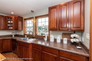 83 Baltic Ave, Waretown, NJ 08758 photo 14