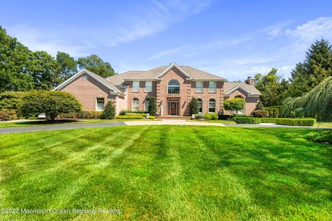 2 Old Cider Mill Rd, Manalapan, NJ 07726