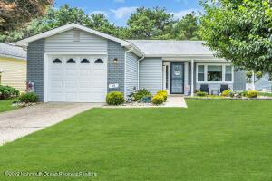 85 Meadowbrook Rd, Brick, NJ 08723 photo 1