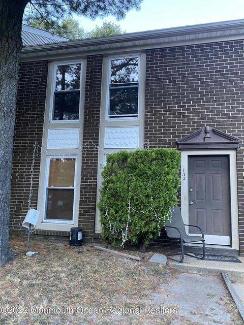 132 Coventry Dr, Lakewood, NJ 08701