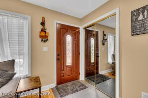 12 Dailey Dr, Hamilton, NJ 08620 photo 9