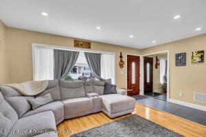 12 Dailey Dr, Hamilton, NJ 08620 photo 12