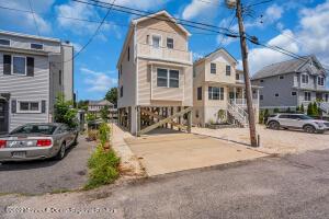 81 Baltic Ave, Waretown, NJ 08758 photo 9