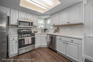 6 Lancaster Ct, Forked River, NJ 08731 photo 8