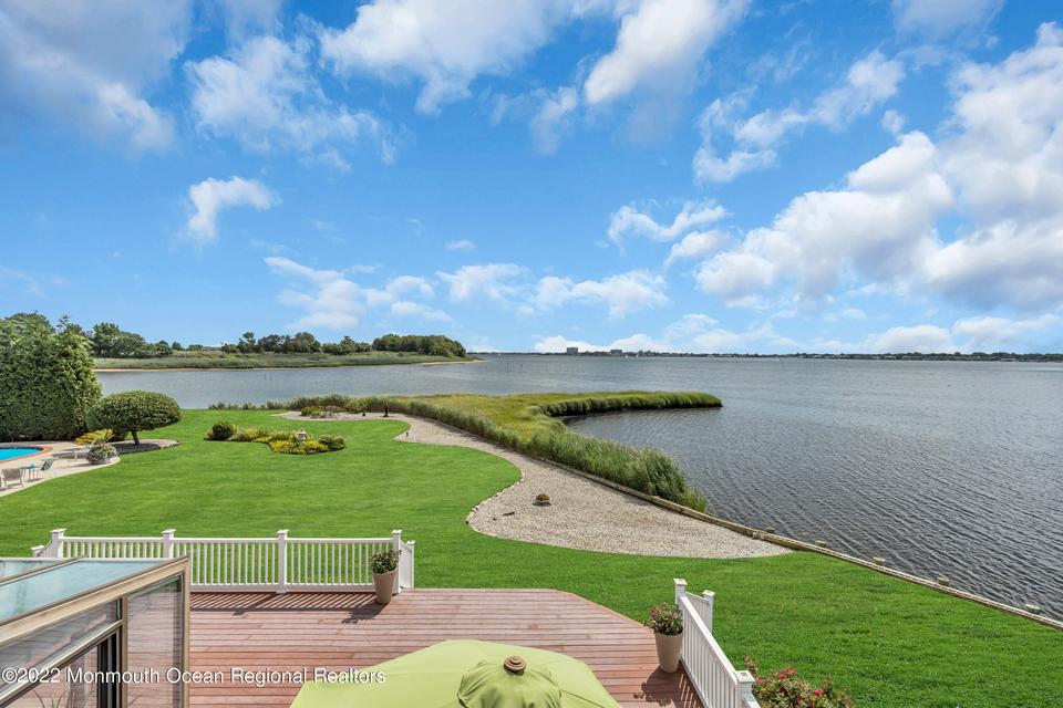  17 Harbor Dr, Rumson, NJ 07760 photo 2