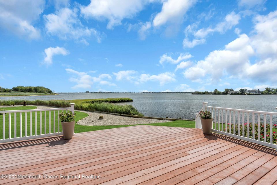  17 Harbor Dr, Rumson, NJ 07760 photo 3