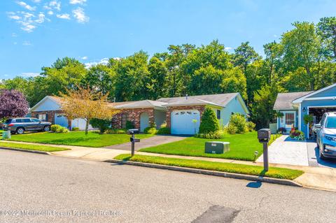 6 Rushmore Dr, Brick, NJ 08724 photo 2
