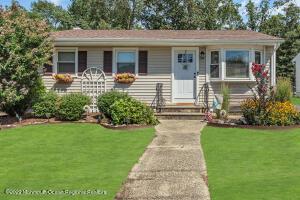 725 Eastern Ln, Brick, NJ 08724 photo 1