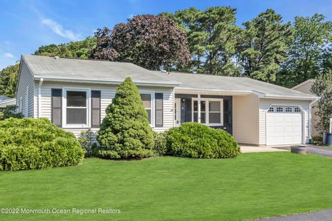 14 Caribou Dr #70, Whiting, NJ 08759