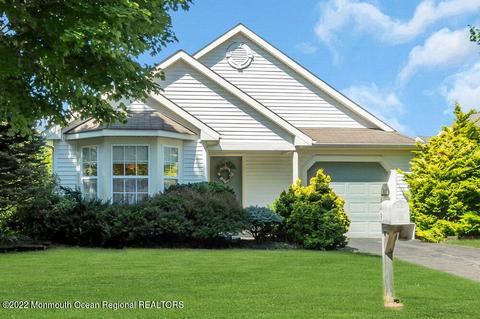 2 Round Valley Ln, Lakewood, NJ 08701