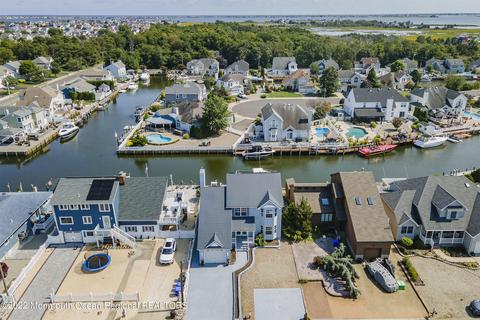 11 Longpoint Dr, Brick, NJ 08723 photo 2