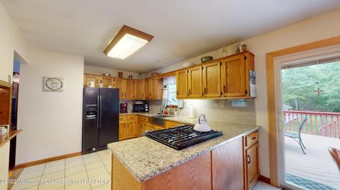 576 Whitecomb Ave, Jackson, NJ 08527 photo 6