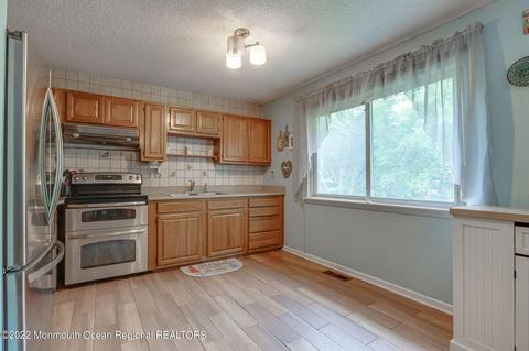 83 Buckingham Dr, Jackson, NJ 08527 photo 5