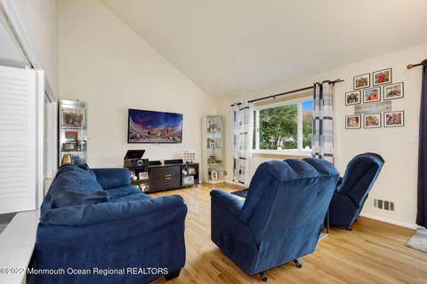 10 Bailey Pl, Sewaren, NJ 07077 photo 7