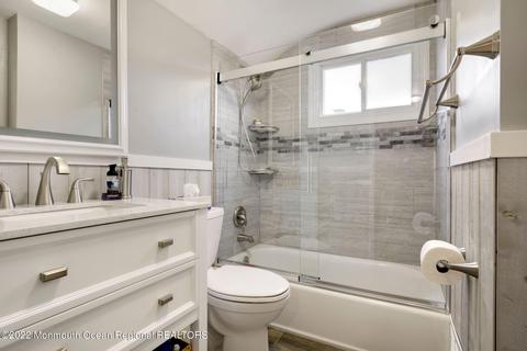 10 Bailey Pl, Sewaren, NJ 07077 photo 17
