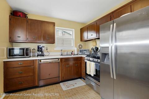 10 Bailey Pl, Sewaren, NJ 07077 photo 11