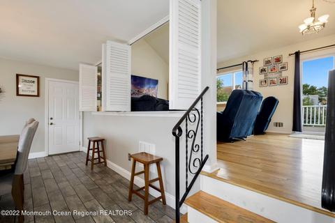 10 Bailey Pl, Sewaren, NJ 07077 photo 5