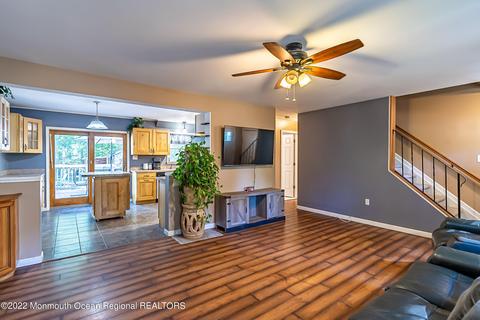 9 Oak Leaf Dr, Waretown, NJ 08758 photo 8