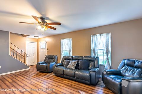 9 Oak Leaf Dr, Waretown, NJ 08758 photo 6