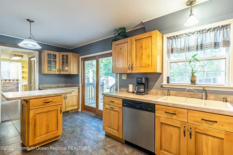 9 Oak Leaf Dr, Waretown, NJ 08758 photo 11